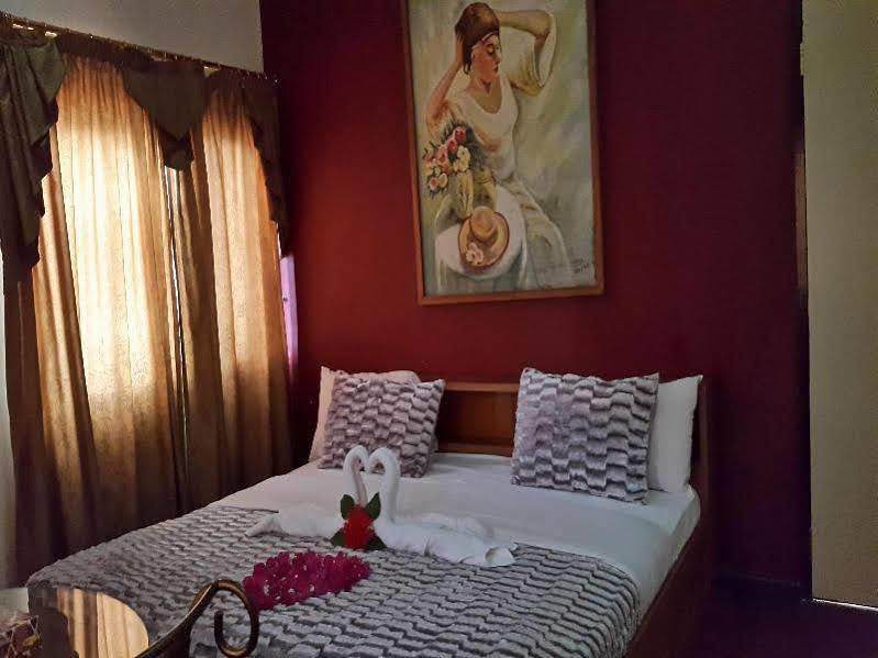 Sir Max Hotel Kumasi Bagian luar foto